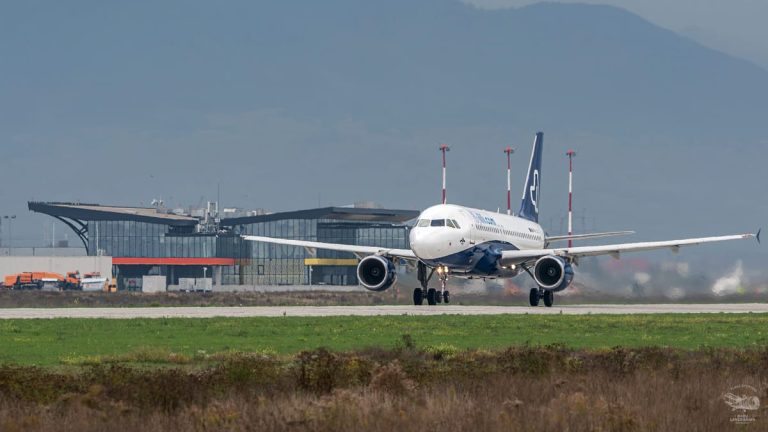 O importantă companie aeriană anunță suspendarea zborurilor de pe aeroportul din Brașov. Măsura intră în vigoare din 10 ianuarie Fanatik.ro” „prefix”:”@ 