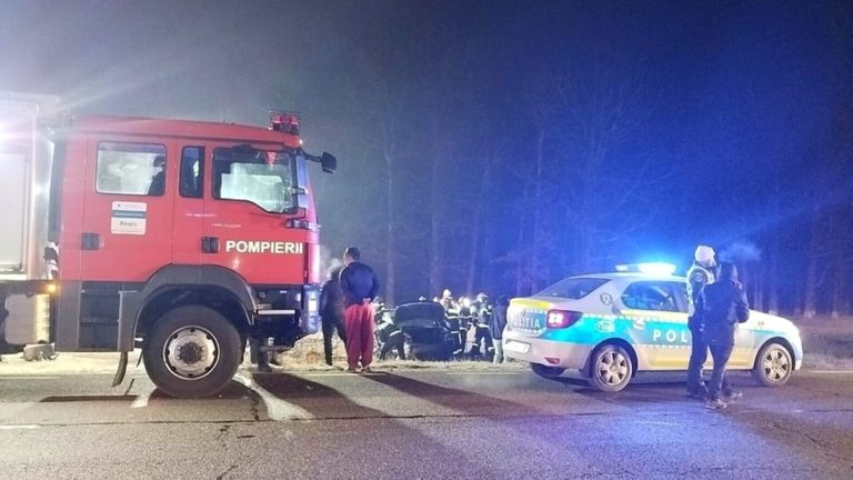 Tânăr mort în prag de Crăciun, după un accident violent în Gorj. Mașina i-a fost lovită de un camion intrat pe contrasens Fanatik.ro” „prefix”:”@ 