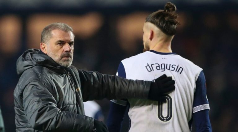 Ange Postecoglou l-a arătat cu degetul pe Radu Drăguşin pentru rezultatele slabe ale lui Tottenham Prosport” „prefix”:”@ 