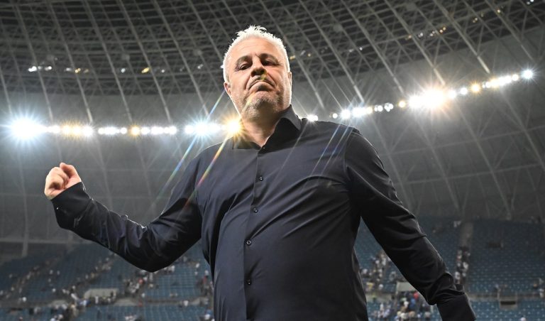 Marius Șumudică l-a înjurat și a sărit să-l bată pe omul lui Dan Șucu, directorul sportiv Daniel Sandu! Scandal monstru înainte de Dinamo – Rapid Prosport” „prefix”:”@ 