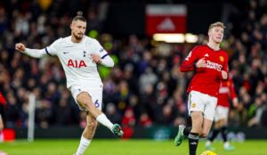 Tottenham – Manchester United LIVE SCORE (22:00). Radu Drăgușin e anunțat titular! Meci „de foc” pentru semifinalele Cupei Ligii Angliei @Antena Sport