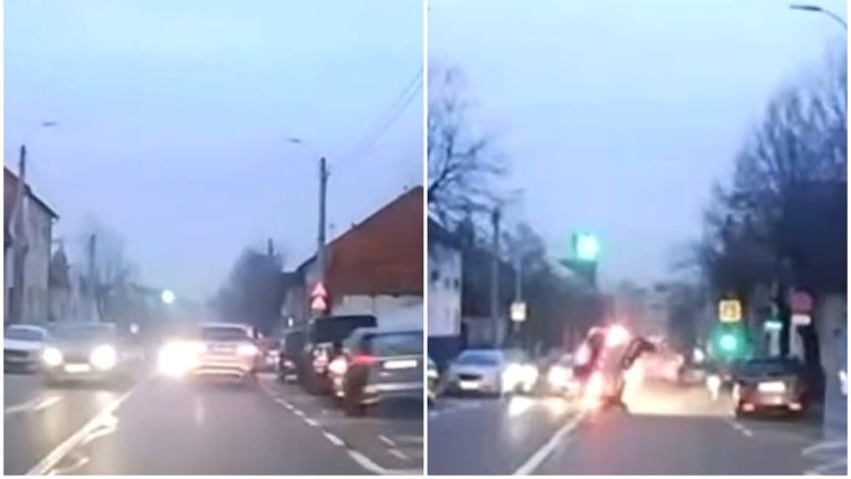 Video: Momentul în care un autoturism se răstoarnă pe o arteră importantă din Cluj-Napoca. Imaginile sunt spectaculoase Fanatik.ro” „prefix”:”@ 