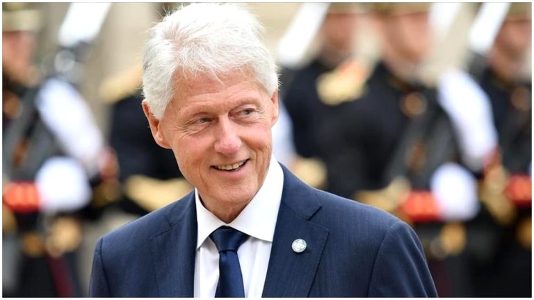 Bill Clinton a fost spitalizat în prag de Crăciun. Ce a pățit fostul președinte al SUA Fanatik.ro” „prefix”:”@ 