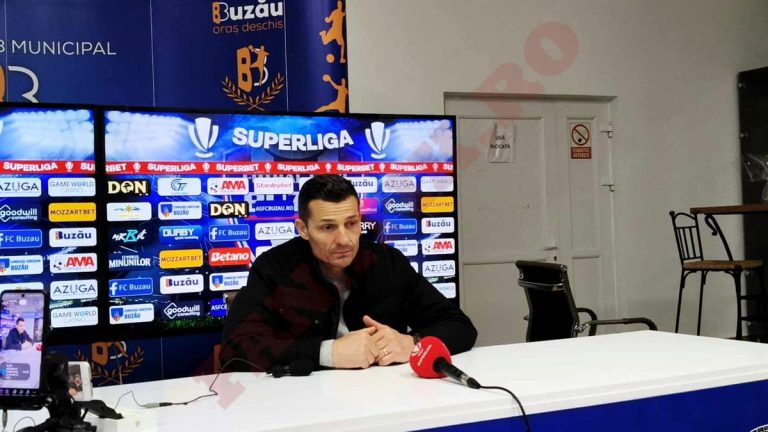 Costel Gâlcă pune presiune pe Mihai Rotaru după Gloria Buzău – Universitatea Craiova 0-2: ”Ne trebuie un atacant”. Care este situația lui Paradela Fanatik.ro” „prefix”:”@ 