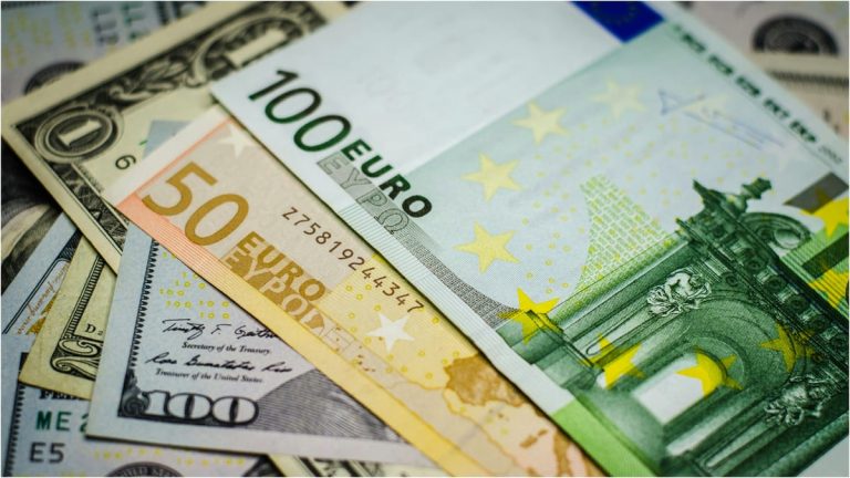 Curs valutar BNR, joi, 19 decembrie 2024. Ce se va întâmpla cu euro și dolarul după deprecierile de miercuri Fanatik.ro” „prefix”:”@ 