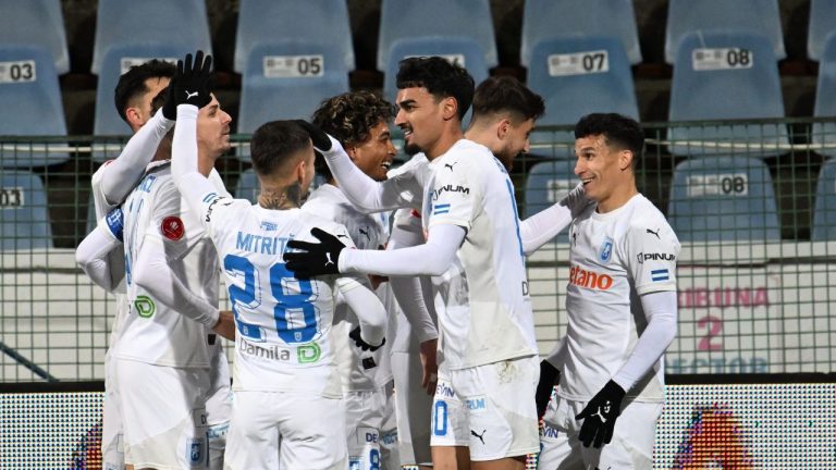 Universitatea Craiova urcă pe locul secund în SuperLiga României după victoria de la Buzău @Stiri @ Sport.ro