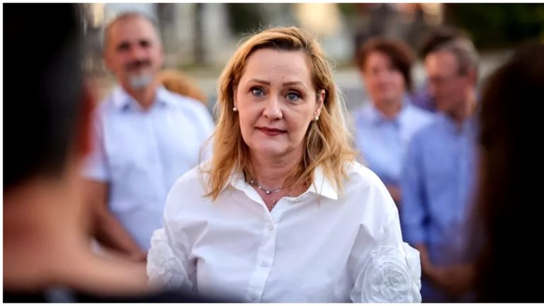 Elena Lasconi, despre relația dintre USR și PNL: ”Nu l-am simţit aliat. Ne-am dori să fim la guvernare, dar ei nu ne vor” Fanatik.ro” „prefix”:”@ 