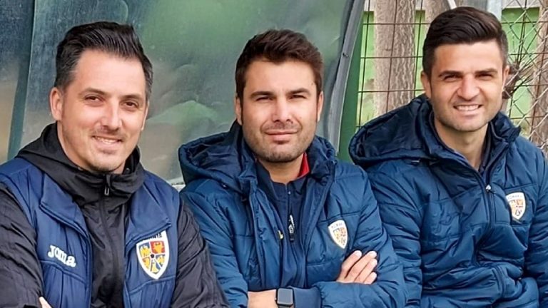 Mutu și-a făcut stafful pentru Petrolul. Vrea să aducă lângă el un antrenor de națională Fanatik.ro” „prefix”:”@ 