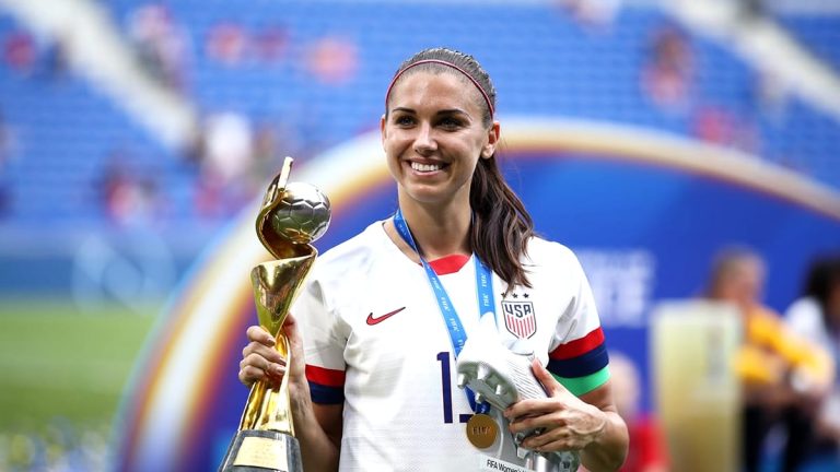 Retragerea unei Zeițe! Alex Morgan, legenda naționalei de fotbal feminin a SUA, a decis să agațe ghetele în cui Fanatik.ro” „prefix”:”@ 