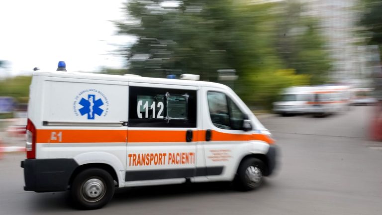 Cum să nu ajungi la spital de Crăciun. Sfaturile specialiștilor de la Serviciul de Ambulanță Fanatik.ro” „prefix”:”@ 