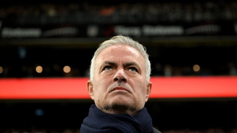 Jose Mourinho, aproape de o revenire extraordinară în Premier League! Portughezul este dorit de miliardarul care l-a dat afară de la Roma Fanatik.ro” „prefix”:”@ 