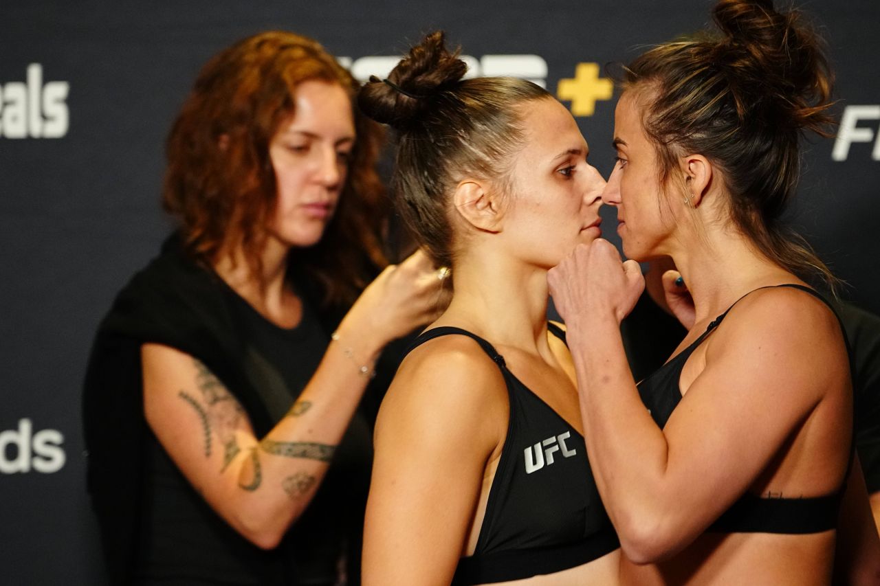Meciul din UFC care s-a terminat înainte sǎ înceapă. Luptǎtoare dusǎ la spital cu convulsii (Stiri @ Sport.ro)