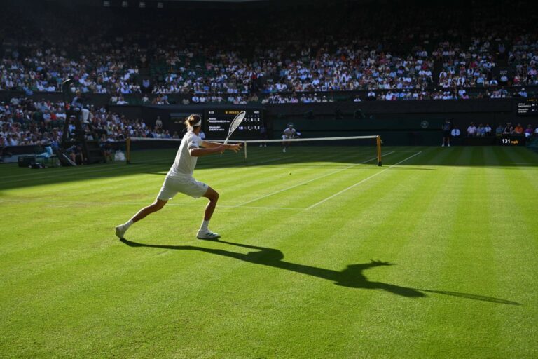 Zverev a clacat: neiubit de fani, germanul a dezvăluit că suferă sever, după eliminarea în turul întâi la Wimbledon (Stiri @ Sport.ro)