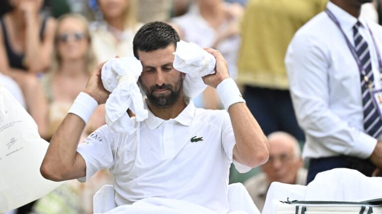 Djokovic, repus pe picioare la Wimbledon de „pastile miraculoase“: ce i-a dat medicul pe teren (Stiri @ Sport.ro)