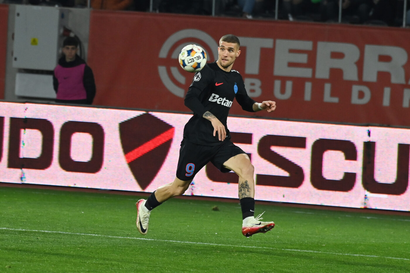 10.000.000 de euro pentru Daniel Bîrligea. Gigi Becali a dat răspunsul cu prețul exact