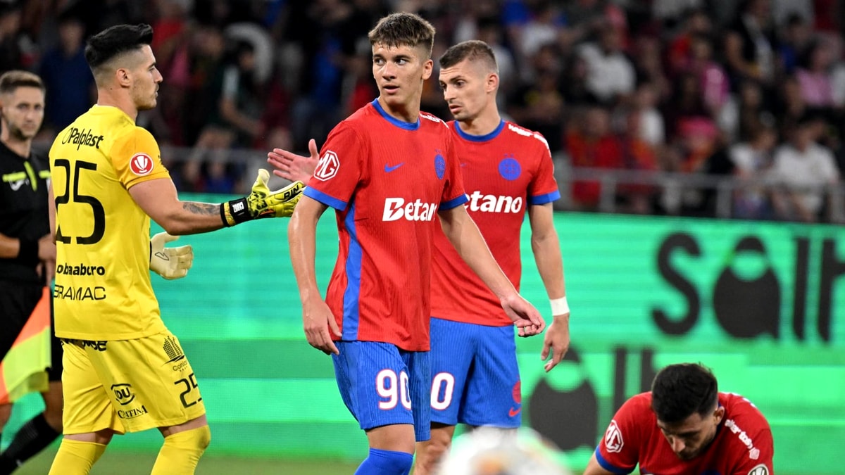 Accidentare incredibilă înainte de Hermannstadt – FCSB! S-a „rupt” pe scara autocarului şi ratează meciul