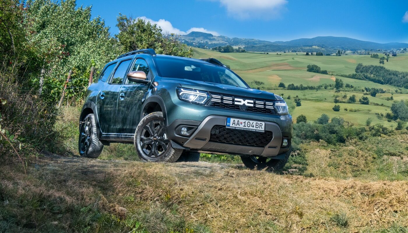 Dacia Duster Extreme 4×4 e mașina pe care englezii au ales s-o folosească în operațiunile de salvare