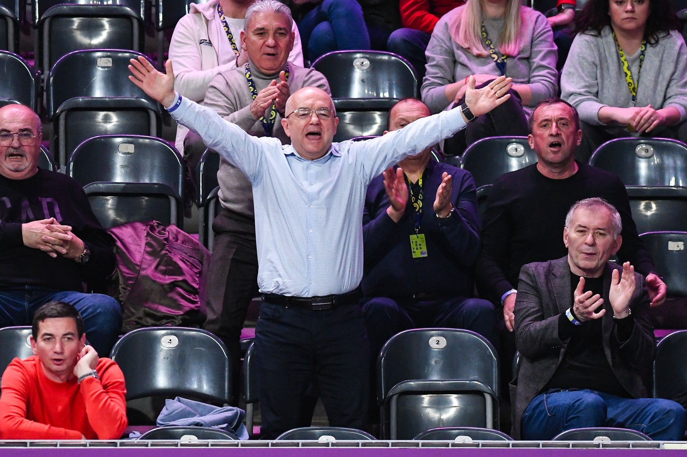 Lovitură bombă între rivalele din Cluj! Emil Boc și U l-au ofertat pe omul-cheie care a plecat de la CFR. EXCLUSIV