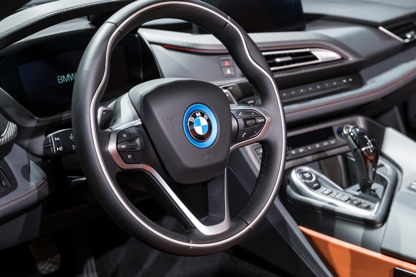 Mașina lui Diego Maradona, scoasă la licitație! Ce dotări are bolidul de lux