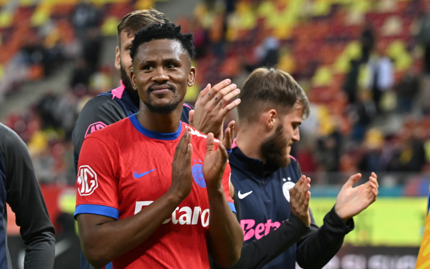 Sud-africanilor li s-a părut o „sălbăticie” motivul pentru care Gigi Becali l-a luat în colimator pe Siyabonga Ngezana: „Declarații dure”