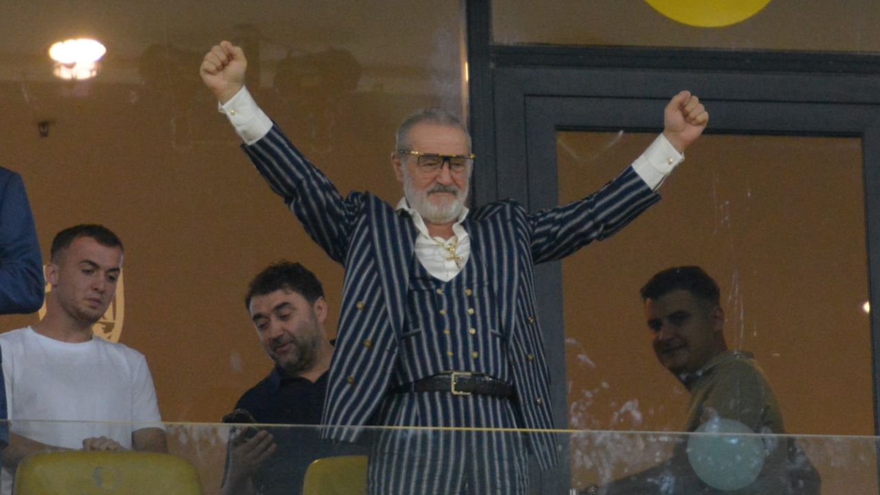 Ungurii anunță primul transfer al iernii la FCSB! Fundașul de… (Stiri @ Sport.ro)