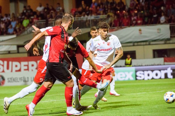 Dinamo - Csikszereda, de la 17:30, pe iAMsport.ro. Cu o&hellip; (iamsport.ro)