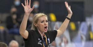 Iulia Curea, după victoria uriaşă la debutul pe banca CSM-ului: “Se construieşte încrederea treptat, treptat”