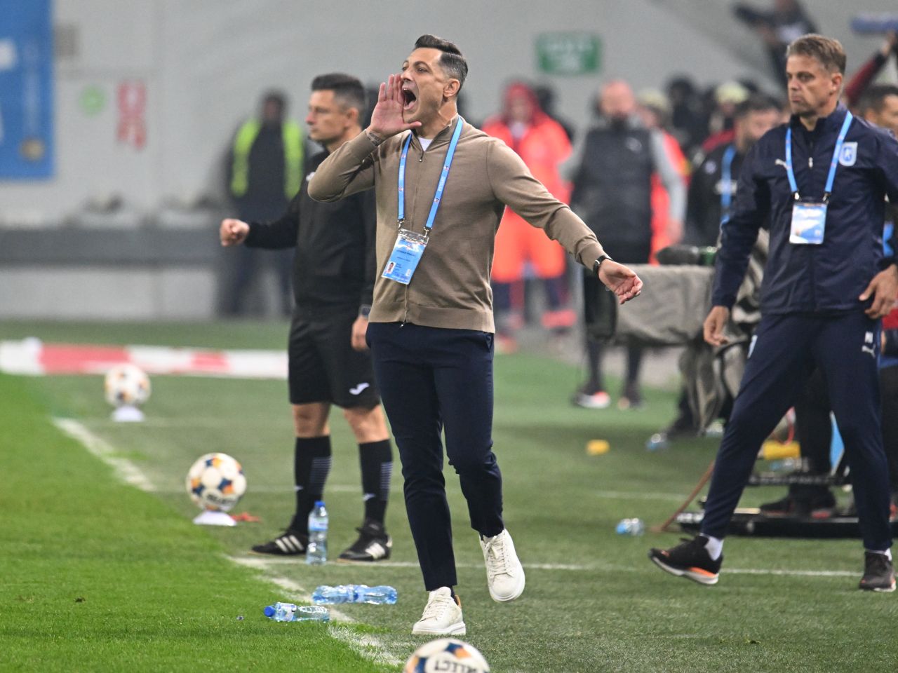 "Avem și noi animalele noastre!" Mihai Rotaru e mândru de "monștrii" Universității Craiova