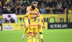 “Tricolorii”, reunire în pas cu moda! Cum şi-a făcut Ianis Hagi apariţia la Mogoşoaia